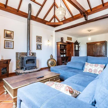 La Rueda Heated Private Pool, Billiard & Bbq