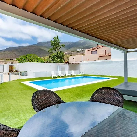 La Rueda Heated Private Pool, Billiard & Bbq 别墅
