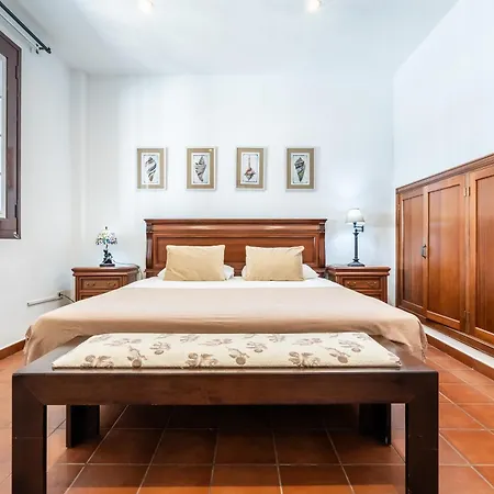 La Rueda Heated Private Pool, Billiard & Bbq 아데제